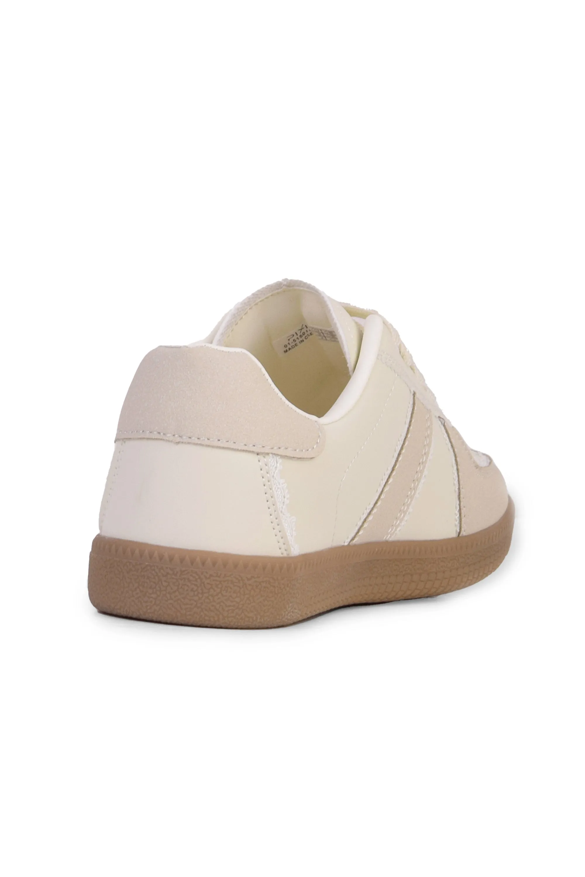 01-5150 Comfy Flat Sneaker