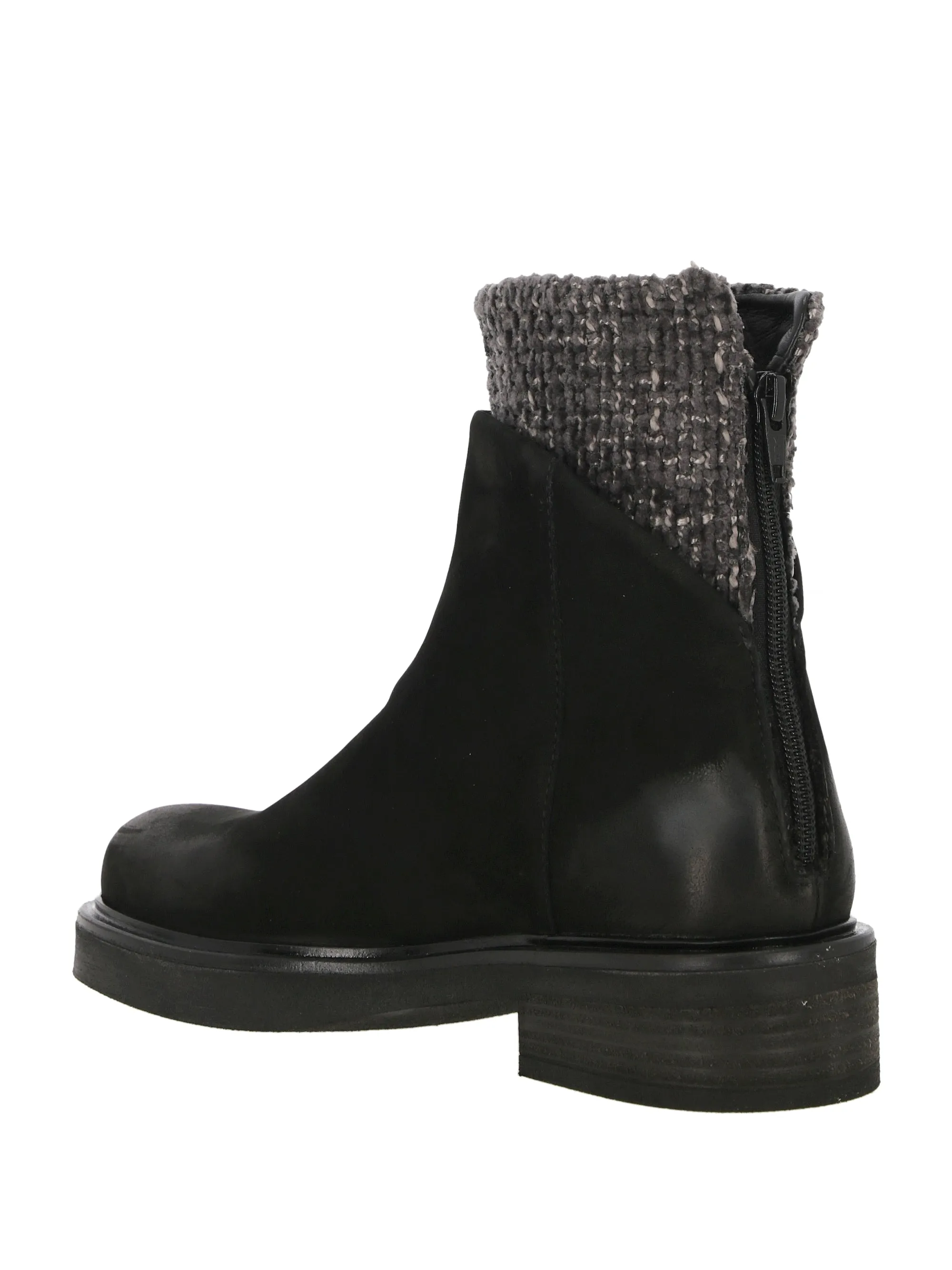 Chic Black Calfskin Boots for Women