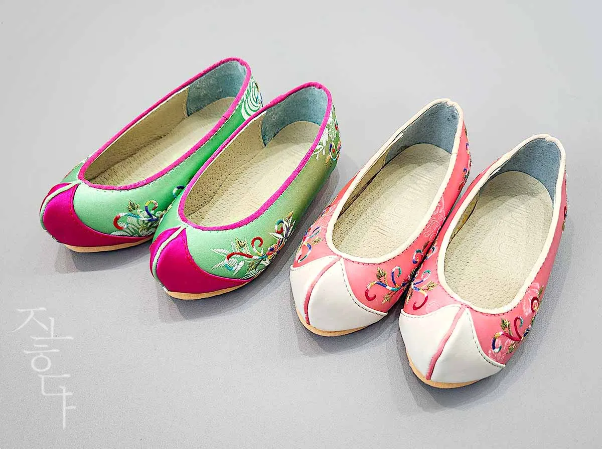 Colorful Flower Baby Girl Hanbok Shoes in Pink