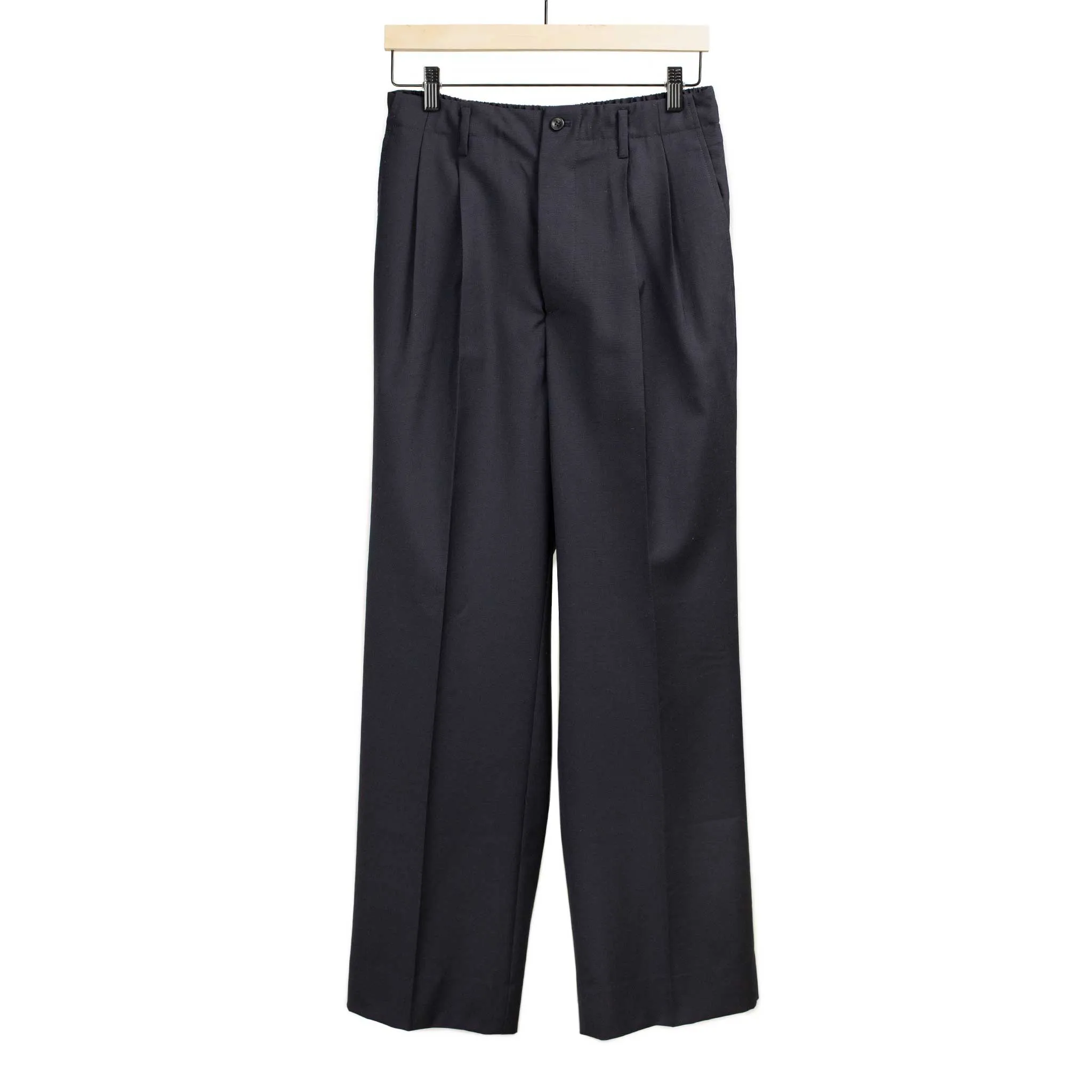 Pleated easy trousers in navy Japanese wool