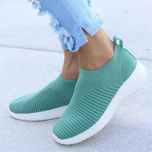 Women's lightweight breathable knitting sneakers slip on sneakers elastic cloth best shoes for walking