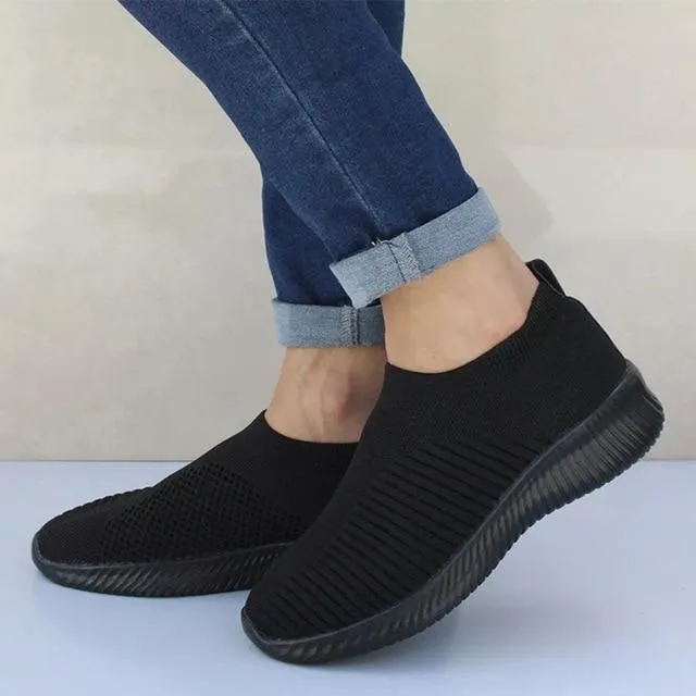 Women's lightweight breathable knitting sneakers slip on sneakers elastic cloth best shoes for walking