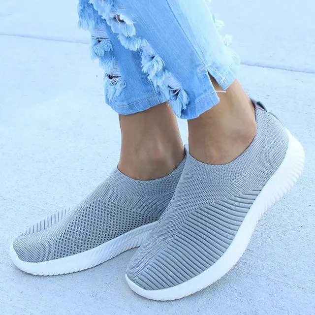 Women's lightweight breathable knitting sneakers slip on sneakers elastic cloth best shoes for walking